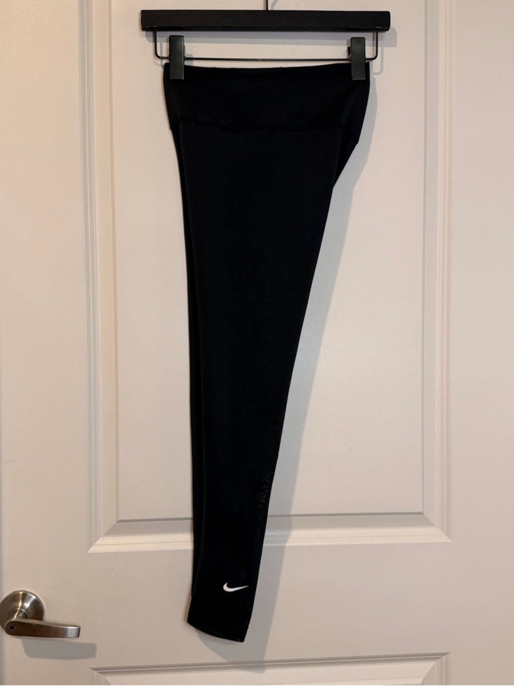 Nike Black Women’s Leggings with White Swoosh Logo and Mesh Ankle Detail